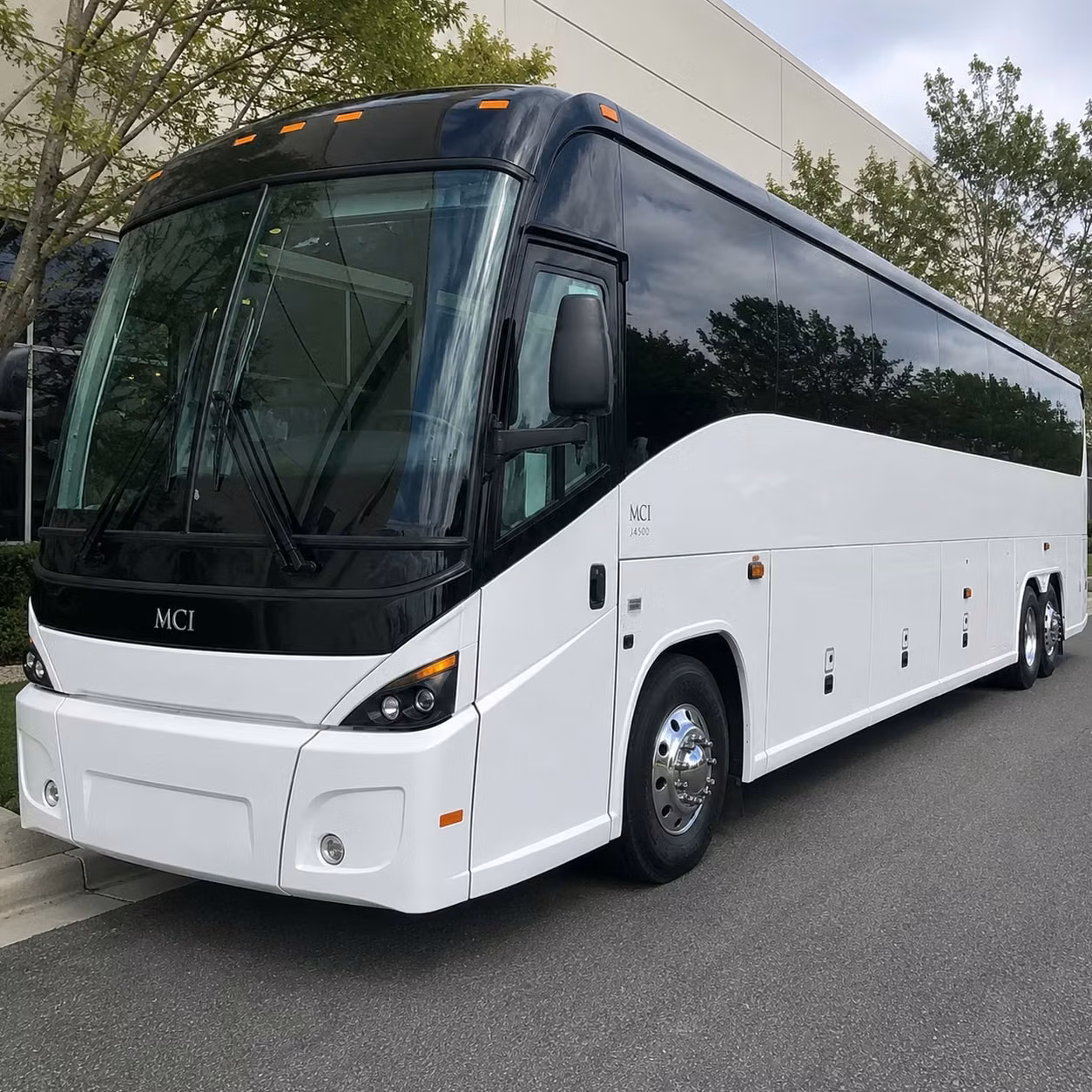 wedding parties and special event groups make gsp arrivals memorable with a bus rental